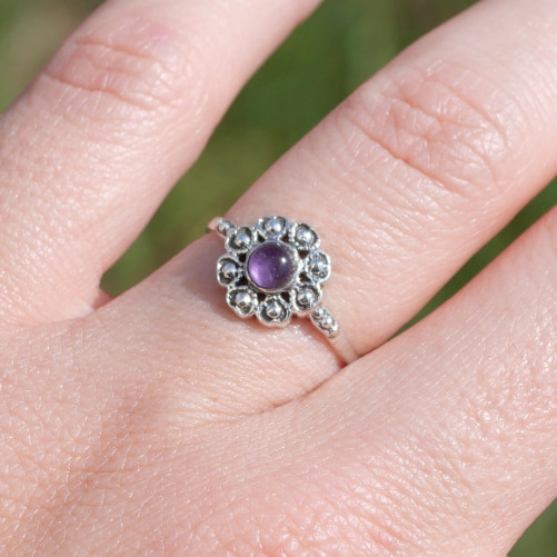 Petite bague fleur argent et pierre ronde Améthyste T52