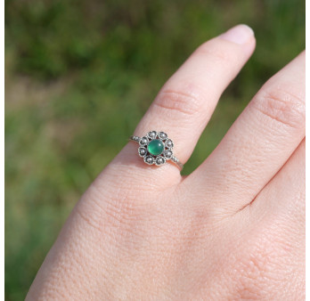 Petite bague fleur argent et pierre ronde Agate verte T49