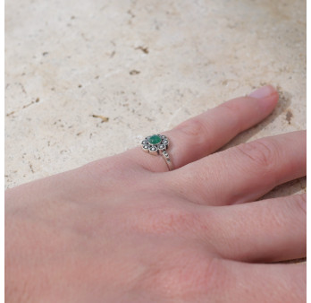 Petite bague fleur argent et pierre ronde Agate verte T49