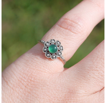 Petite bague fleur argent et pierre ronde Agate verte T49