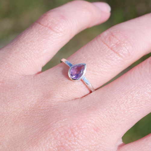 Petite bague goutte argent et pierre en Améthyste T49/51/54/58