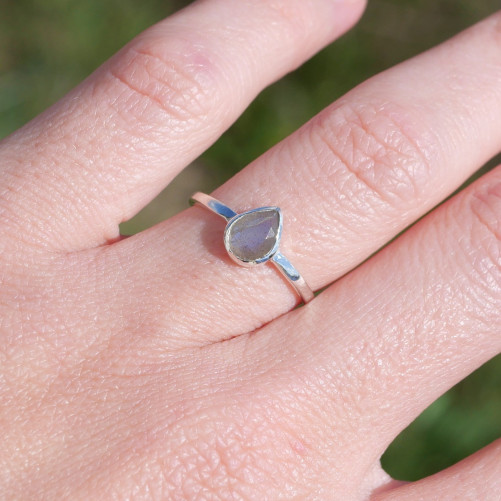Petite bague goutte argent et pierre en Labradorite T51/52/54/58/59