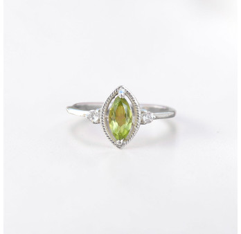 Bague fine argent pierre marquise griffée Péridot T50/52/55/57