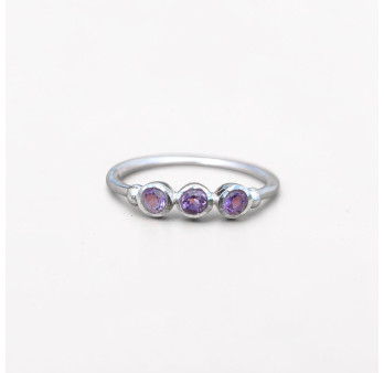 Petite bague argent et 3 petites pierres rondes en Améthyste T49/52/55/57