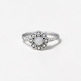 Petite bague fleur argent et pierre ronde Pierre de lune T57 Petite bague fleur argent et pierre ronde Pierre de lune T57