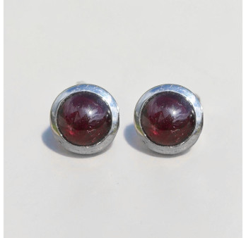 Petites boucles d'oreilles à clous en argent et en pierre Grenat ronde (rouge)