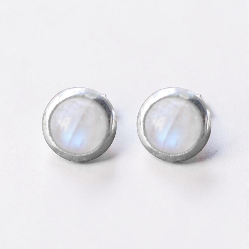 Petites boucles d'oreilles à clous en argent et en Pierre de lune ronde