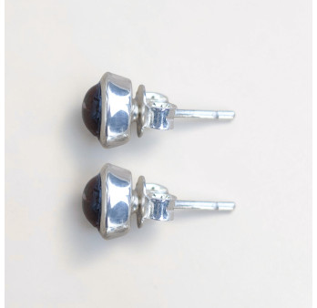 Petites boucles d'oreilles à clous en argent et en pierre Lapis lazuli ronde (bleu)