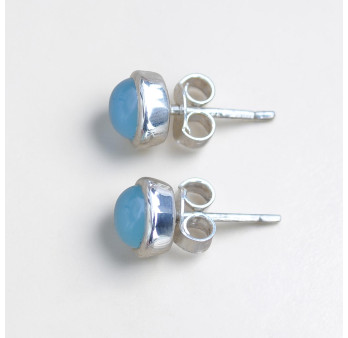 Petites boucles d'oreilles à clous argent et en pierre en Calcédoine (bleu)