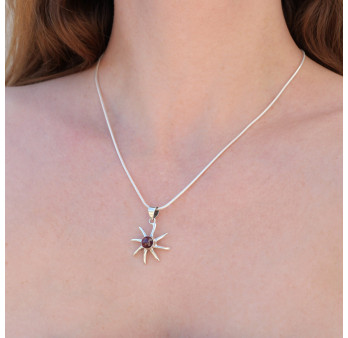 Pendentif soleil argent et pierre Grenat ronde