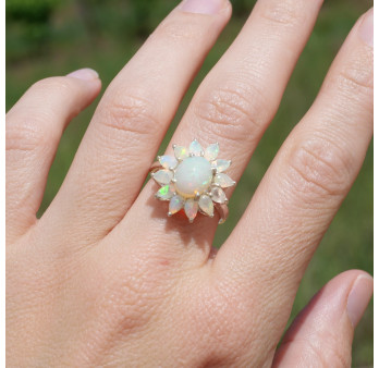 Bague fleur en argent et 13 pierres en Opale d'Ethiopie T57