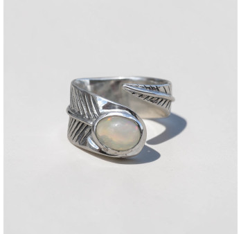 Bague feuille enlacée en argent et pierre Opale d'Ethiopie T56