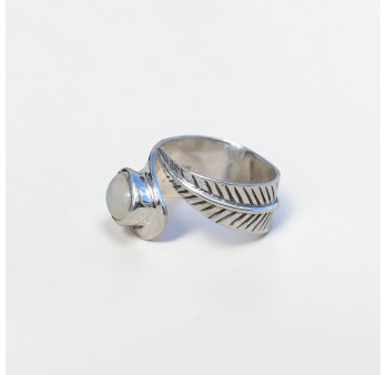 Bague feuille enlacée en argent et pierre Opale d'Ethiopie T56