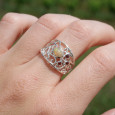 Bague large ajourée argent pierre Opale et Grenat T53/56/59 Bague large ajourée argent pierre Opale et Grenat T53/56/59