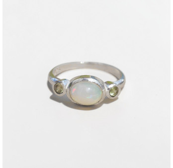 Bague fine argent et petite pierre Opale et Péridot T51/53/54