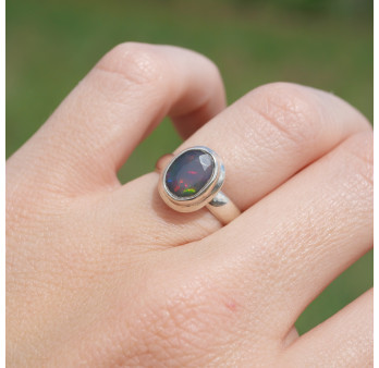 Bague en Opale noire ovale et argent T51