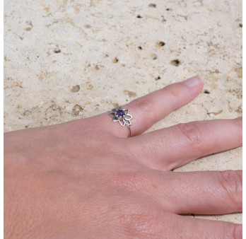 Petite bague fleur de lotus et pierre Améthyste T49