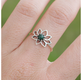 Petite bague fleur de lotus et pierre Malachite T52/56/59