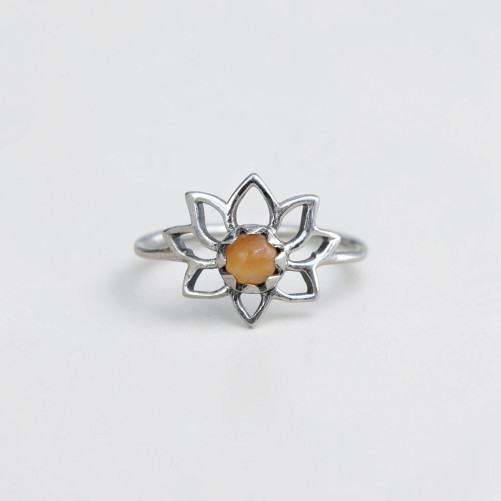 Petite bague fleur de lotus et pierre Cornaline T49/51