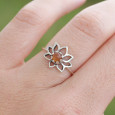 Petite bague fleur de lotus et pierre Cornaline T49/51 Petite bague fleur de lotus et pierre Cornaline T49/51