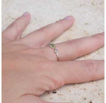 Bague fine argent goutte en Péridot et zircons T49/51/54/57