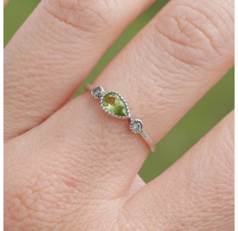 Bague fine argent goutte en Péridot et zircons T49/51/54/57