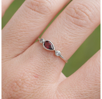Bague fine argent goutte en Grenat et zircons T52/54/57