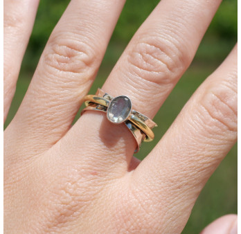 Bague argent martelé anneau doré pierre Labradorite T58