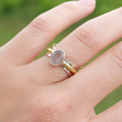 Bague argent martelé anneau doré pierre Quartz rose T53