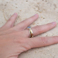 Bague argent martelé anneau doré Pierre de lune irisée T56 Bague argent martelé anneau doré Pierre de lune irisée T56