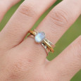 Bague argent martelé anneau doré Pierre de lune irisée T56 Bague argent martelé anneau doré Pierre de lune irisée T56