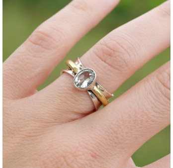 Bague argent doré et petite pierre en Améthyste verte