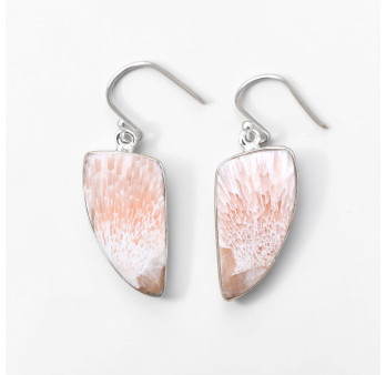 Boucles d'oreilles triangulaires pierre Scolecite rose