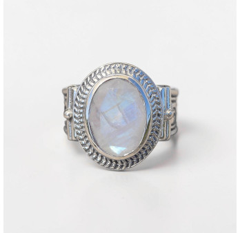 Bague mixte argent gravé et pierre facettée en Pierre de lune T57