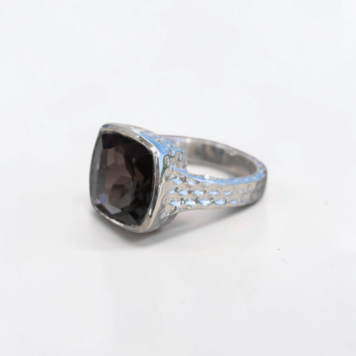 Bague en argent martelé et pierre carrée Quartz fumé T54