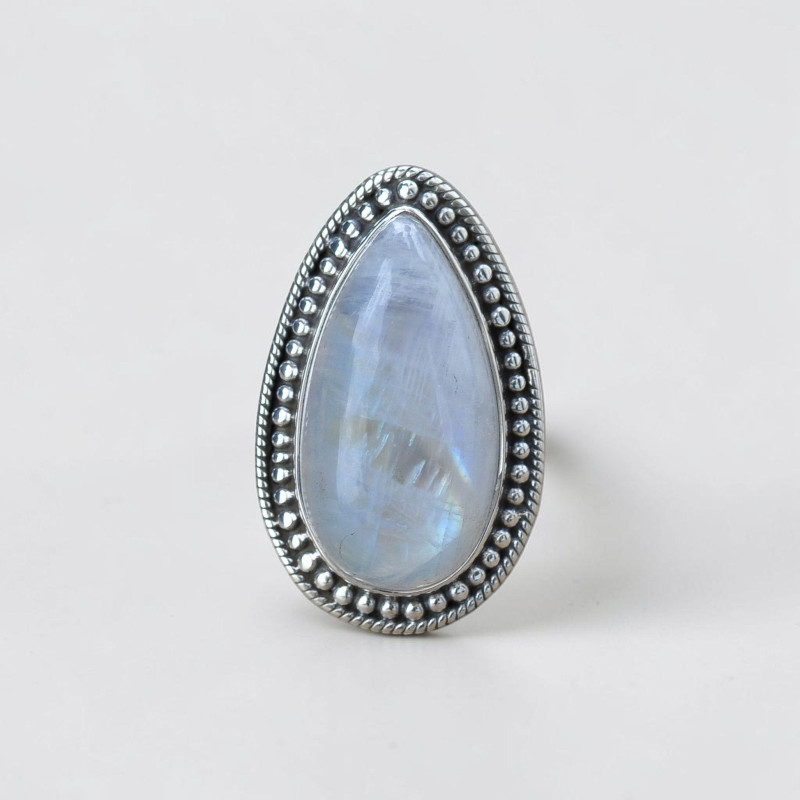 Bague en argent ciselé et Pierre de lune goutte (blanc) T50