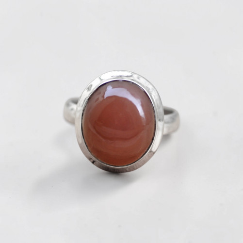 Bague argent et ovale en Pierre de lune saumonée T55