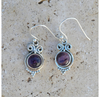 Petites boucles pierre Améthyste ronde et argent ciselé