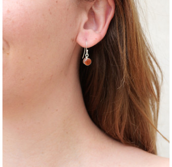 Petites boucles d'oreilles en argent et pierre Cornaline ronde facettée (orange)