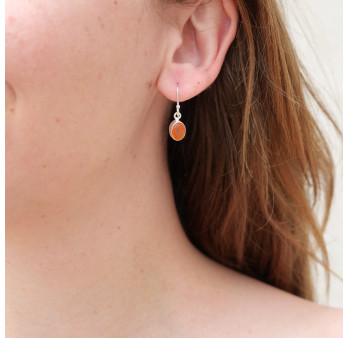 Petites boucles d'oreilles argent et pierre cornaline ovale facettée (orange)