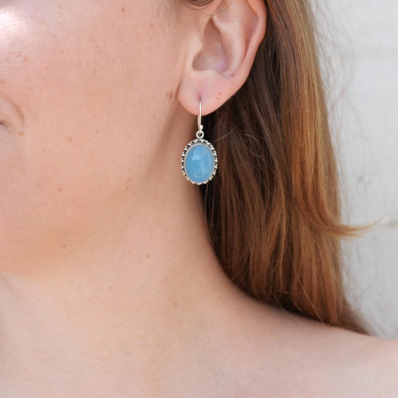 Boucles d'oreilles ovales en argent ciselé et pierre Calcédoine bleue (bleu)