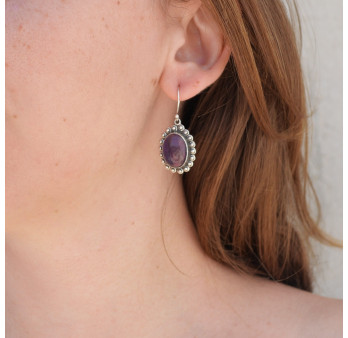 Grosses boucles d'oreilles ovales en argent ciselé et cabochon en pierre Améthyste
