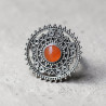 Grosse bague ronde argent ciselé main avec une pierre en Cornaline T51