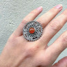 Grosse bague ronde argent ciselé main avec une pierre en Cornaline T51
