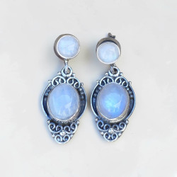 Boucles d'oreilles argent ciselé ethnique et 2 pierres de lune