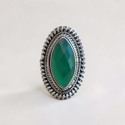 Bague navette pierre Agate verte facettée et argent ciselé T55