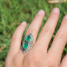 Longue bague 2 pierres Agate verte gouttes et argent ciselé T54