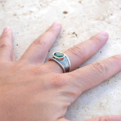 Anneau en argent strié et pierre Agate verte ovale T56
