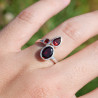 Bague en argent et 3 pierres facettées Grenat T53