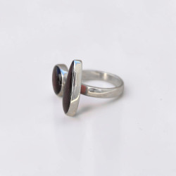 Bague ouverte en argent et 2 cabochons en Grenat T59